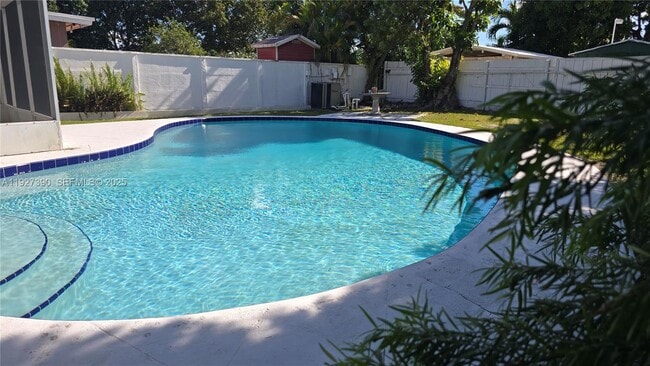 Foto del edificio - 6550 SW 26th St