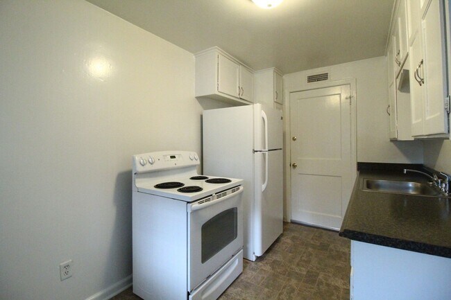 Foto del edificio - 1 Bedroom 1 Bath Duplex in Navy Hill Area ...