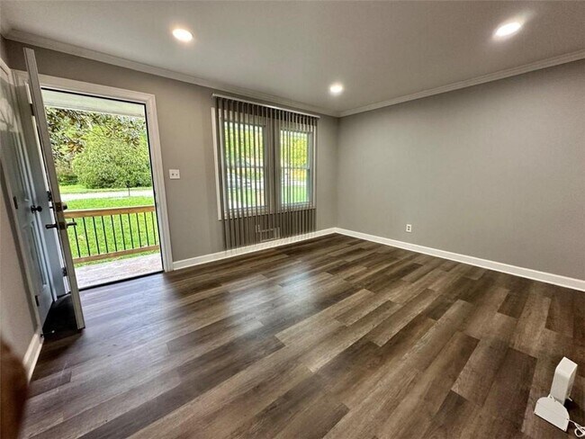 Foto del edificio - 8153 Attleboro Dr