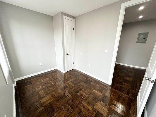 Foto del edificio - 2 bedroom in BRONX NY 10468