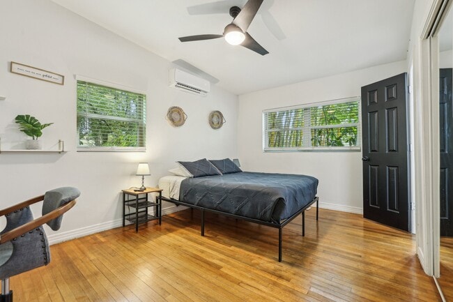 Photo - 318 E Jersey St House