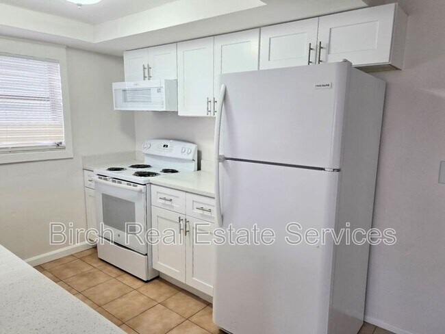 Building Photo - 5304 Penguin Dr