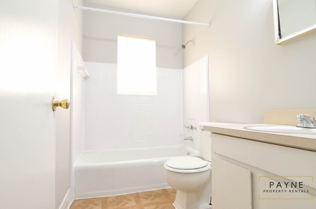 Building Photo - 4201 Rosemont Dr #3