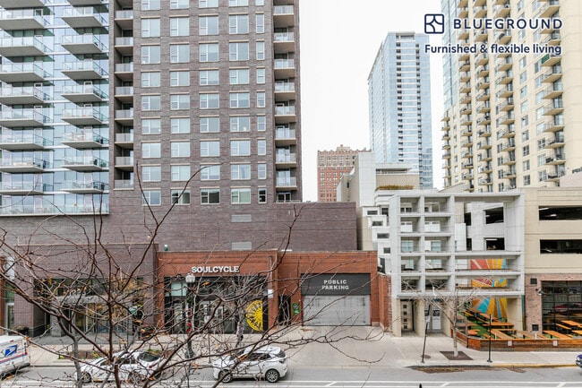 Building Photo - 211 W Scott St