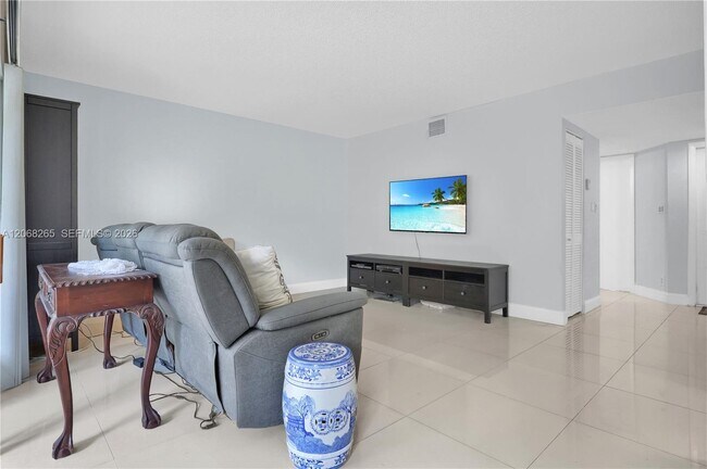 Building Photo - 13946 SW 91st Terrace