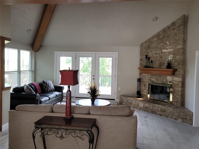 Foto del edificio - 8516 Fairway Dr