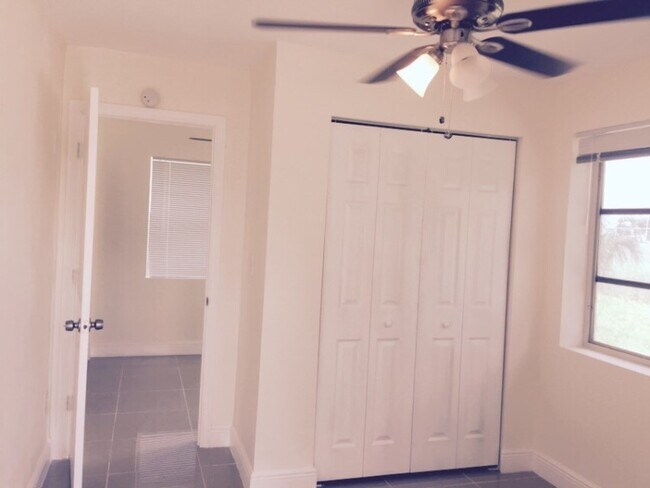 Foto del edificio - 6621 NW 30th St