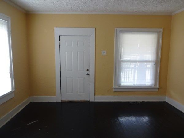 Building Photo - 237 S Warman Ave