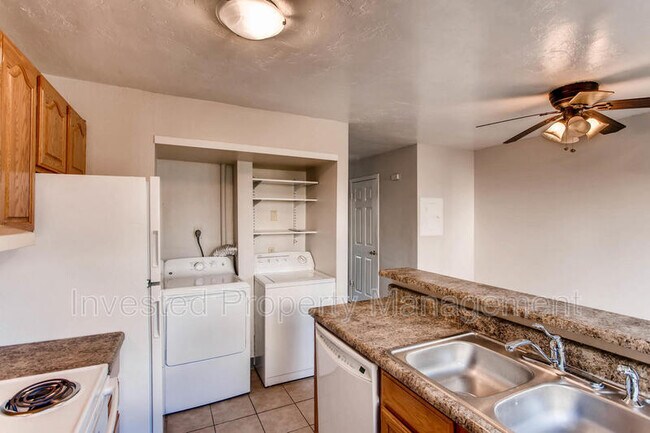 Foto del edificio - 9608 W Chatfield Ave