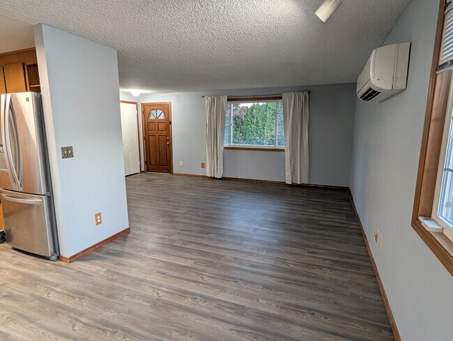 Foto del edificio - 13701 Douglas Rd
