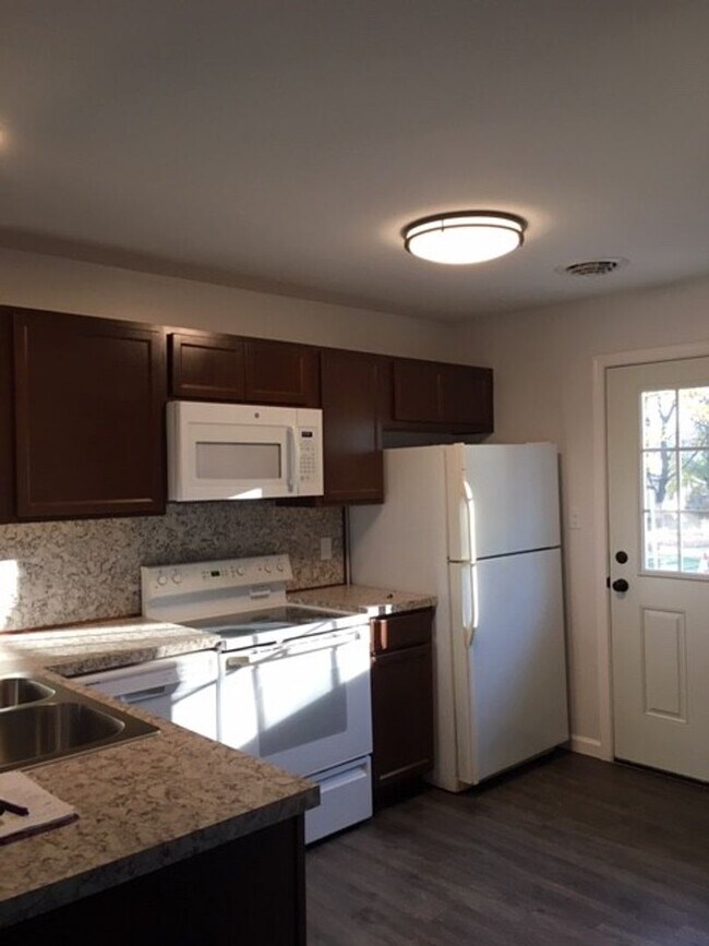 Building Photo - Single Family Home