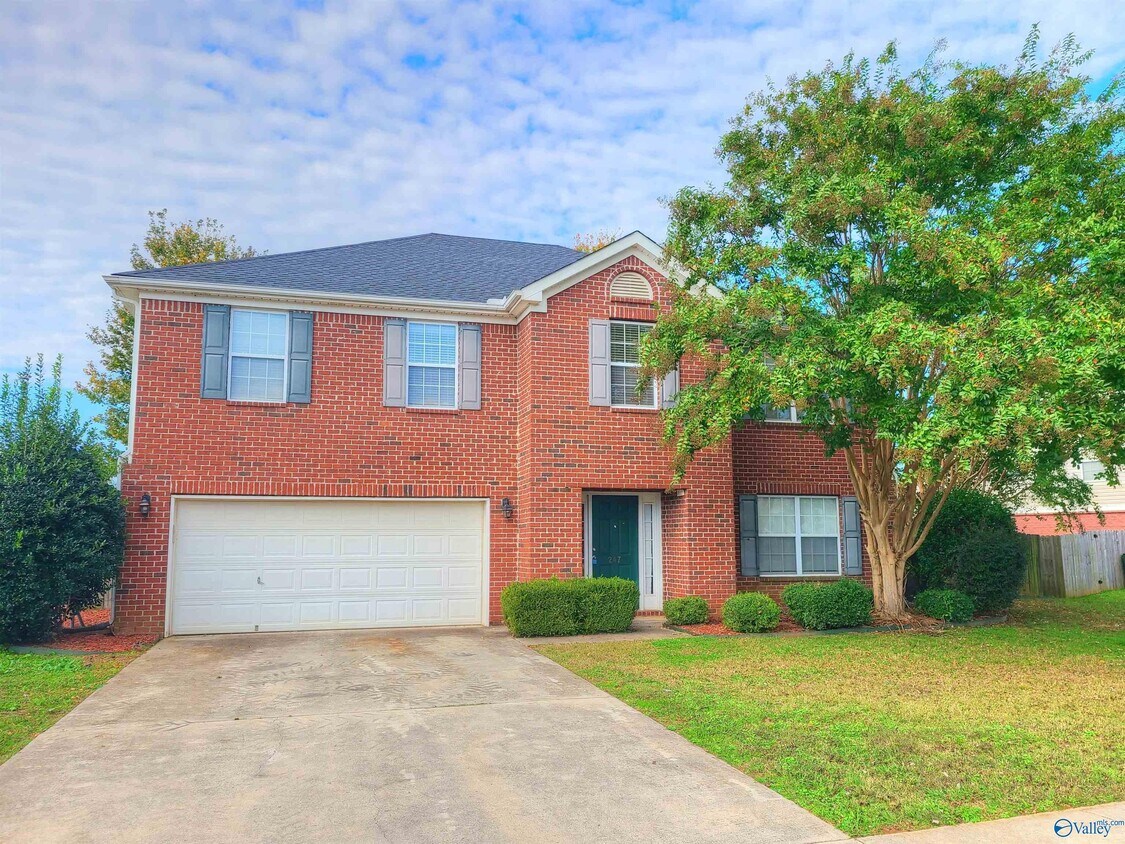 Foto principal - 247 Brockton Dr