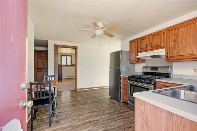 Building Photo - 46 Simmons Rd