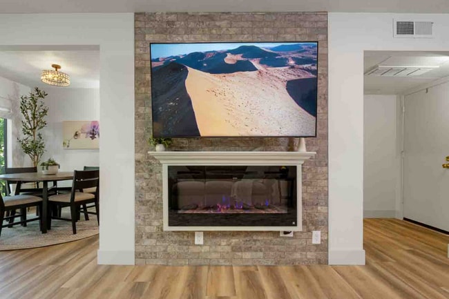 Photo - 320 N Civic Dr Apartment