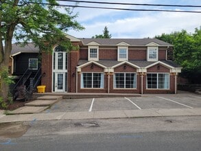 Building Photo - 5 Spring St Building Photo - 5 Spring St