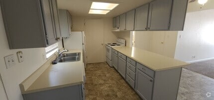 Building Photo - 545-551 Timothy Way