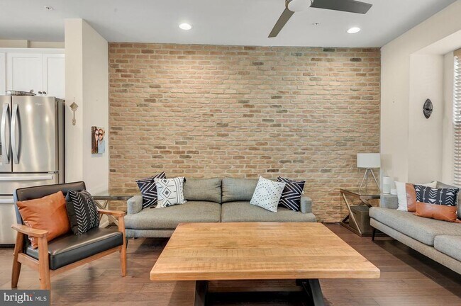 Foto del edificio - 6106 Chronicle St