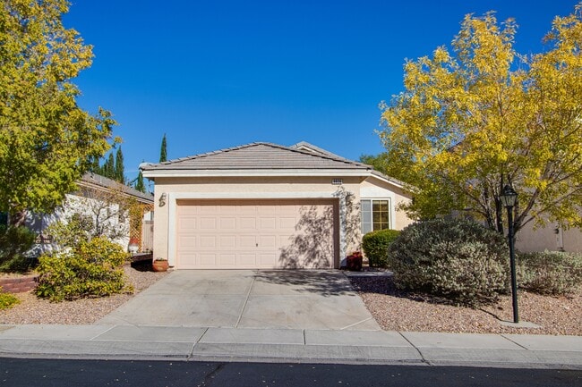 Building Photo - 8836 Iron Hitch Ave