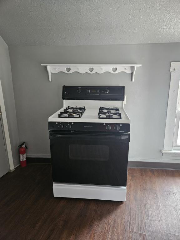 Building Photo - 6909 Denison Ave