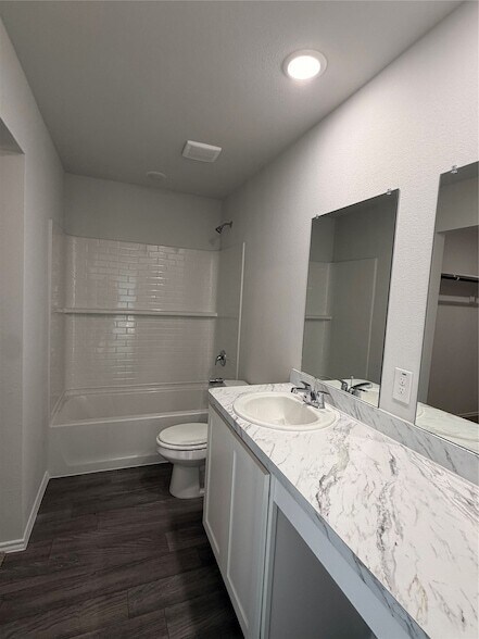 Building Photo - 516 Quail Mdws Dr