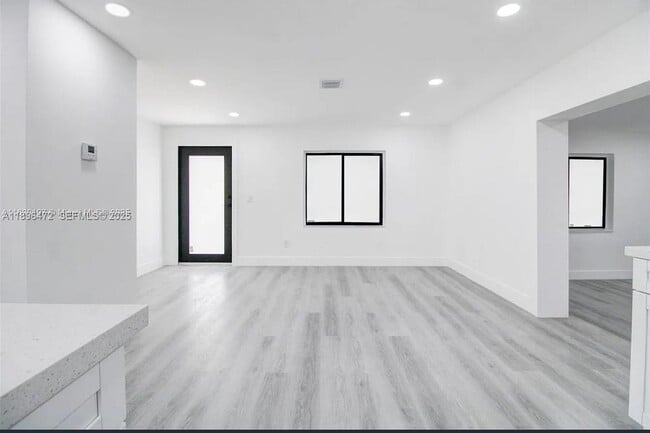 Building Photo - 13885 NW 5th Ave