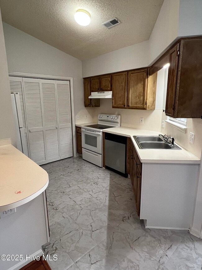 Building Photo - 2936 Mulberry Ln