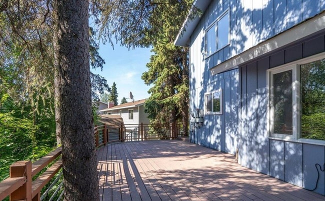 Building Photo - Must See! Spacious 3 Bedroom SW Anchorage