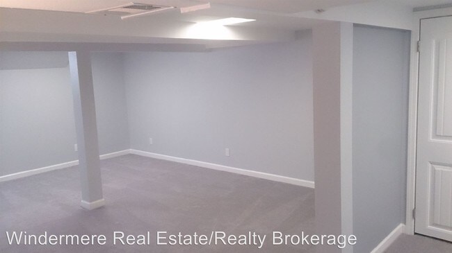 Building Photo - Studio, 1 bath House - 1901 Rucker Ave #B