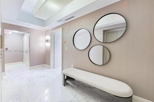 Foto del edificio - 17875 Collins Ave