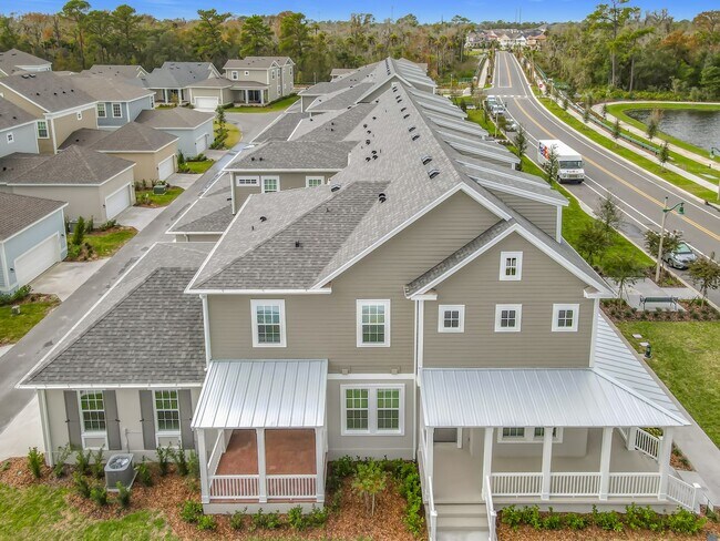Building Photo - Brand New Luxury Town House in Island Village a Celebration, FL maintenance free community.