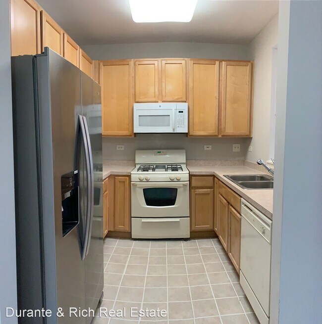 Building Photo - 3 br, 2.5 bath House - 2543 Hillsboro Blvd