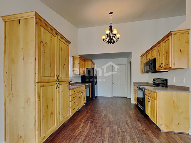 Building Photo - 3672 Nairn Dr