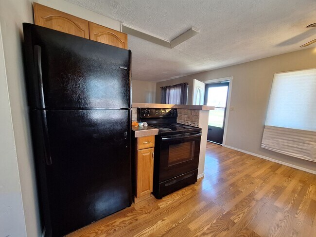 Foto del edificio - Your next Home!!!  Charming Three Bedroom in Roseville