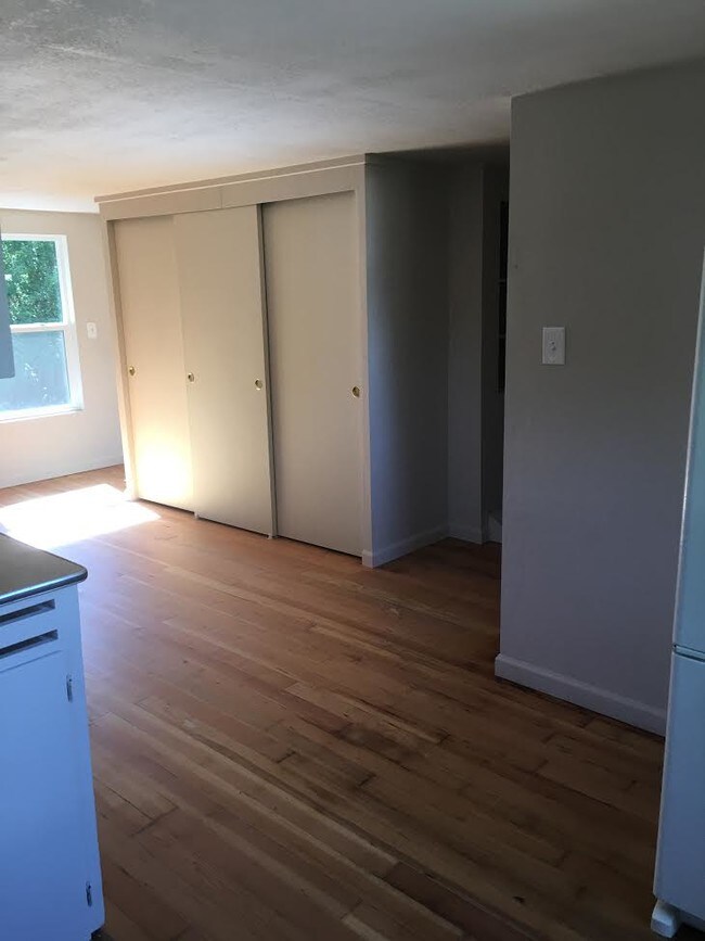 Foto del edificio - 842 NE Maple St