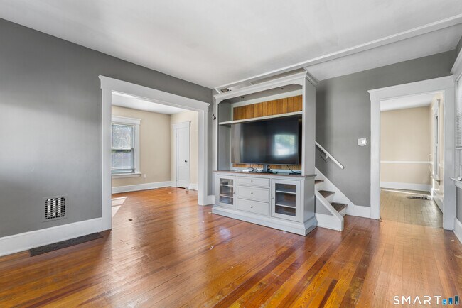 Foto del edificio - 304 Fairview Ave