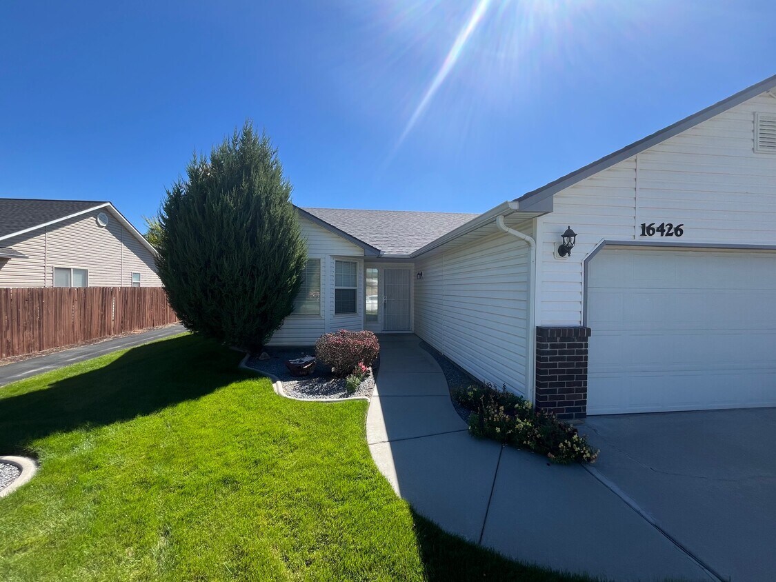 Foto principal - 16426 N Asbury Dr
