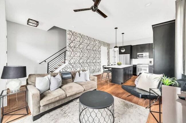 Building Photo - 1332 3rd Ave N