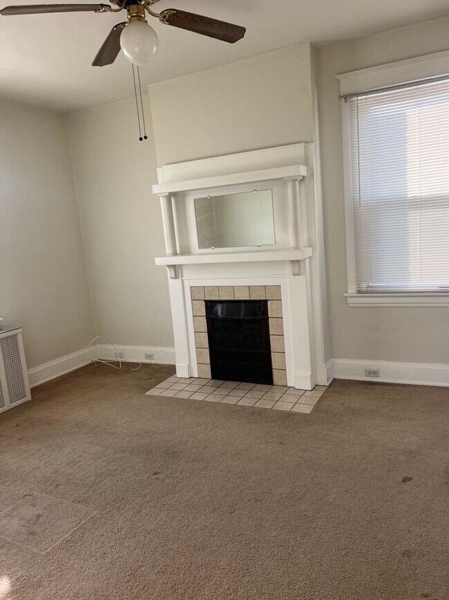 Foto del edificio - 3943 Glenmore Ave