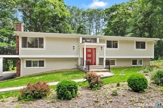 Building Photo - 17 Nutmeg Dr