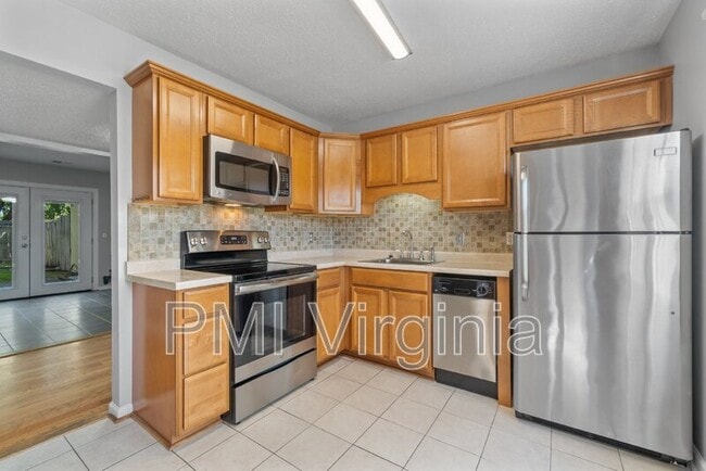 Building Photo - 5948 Clear Springs Ct