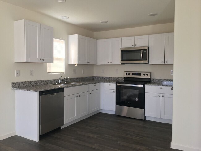 Building Photo - Brand-New 3BR/2BA Single-Family Haven with...