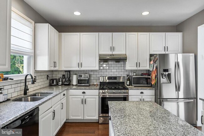 Foto del edificio - 105 Quarterhorse Ct