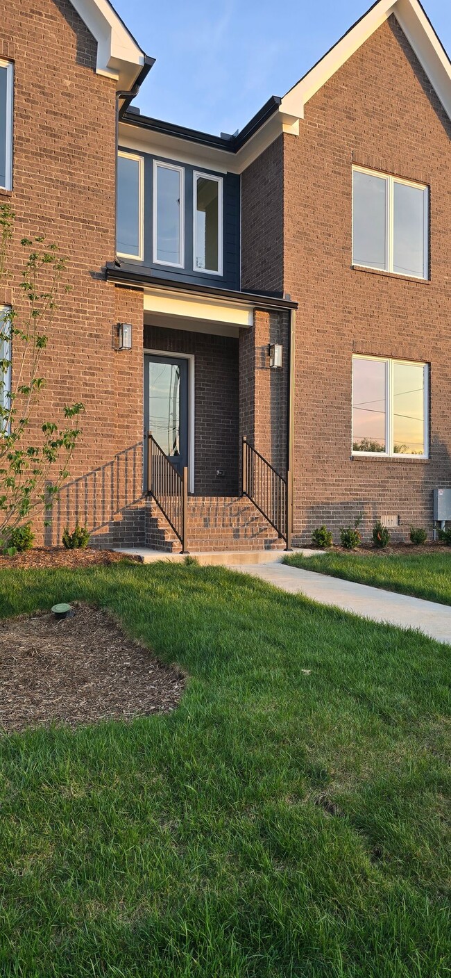 Photo - $1250 ALL-INCLUSIVE!! Stylish Co-Housing Minutes from DWTN! Apartment