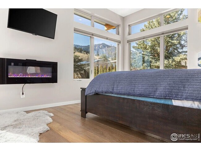 Foto del edificio - 5 Bed 3 Bath Home in South Boulder W/Solar.