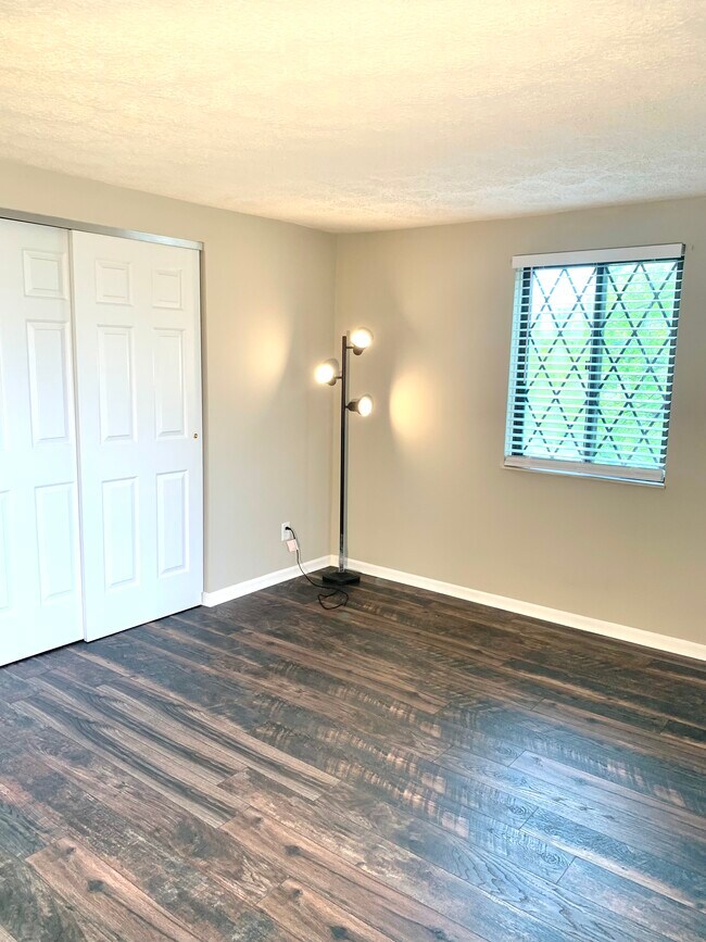 Bedroom 1 - 1891 Fernwood Pl