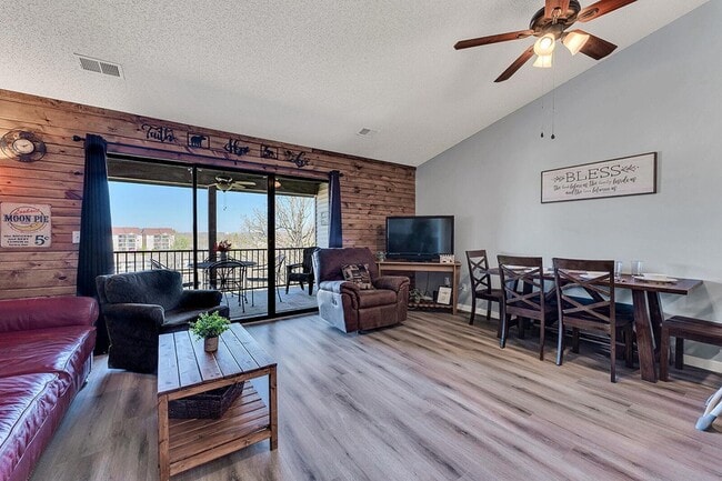Building Photo - 133 Troon Dr