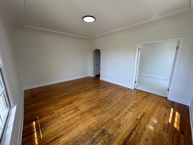 Foto del edificio - 1451 Ridgeley Dr