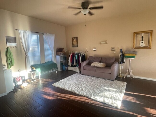 Foto del edificio - 3949 Purdue Ln