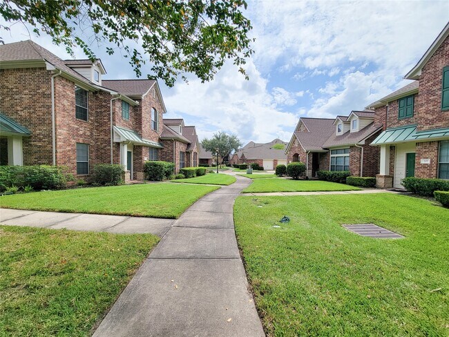 Foto del edificio - 206 Whispering Ridge Terrace