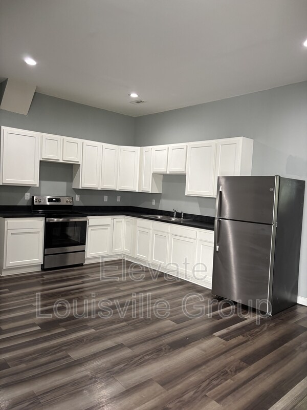 Foto del edificio - 2215 W Market St